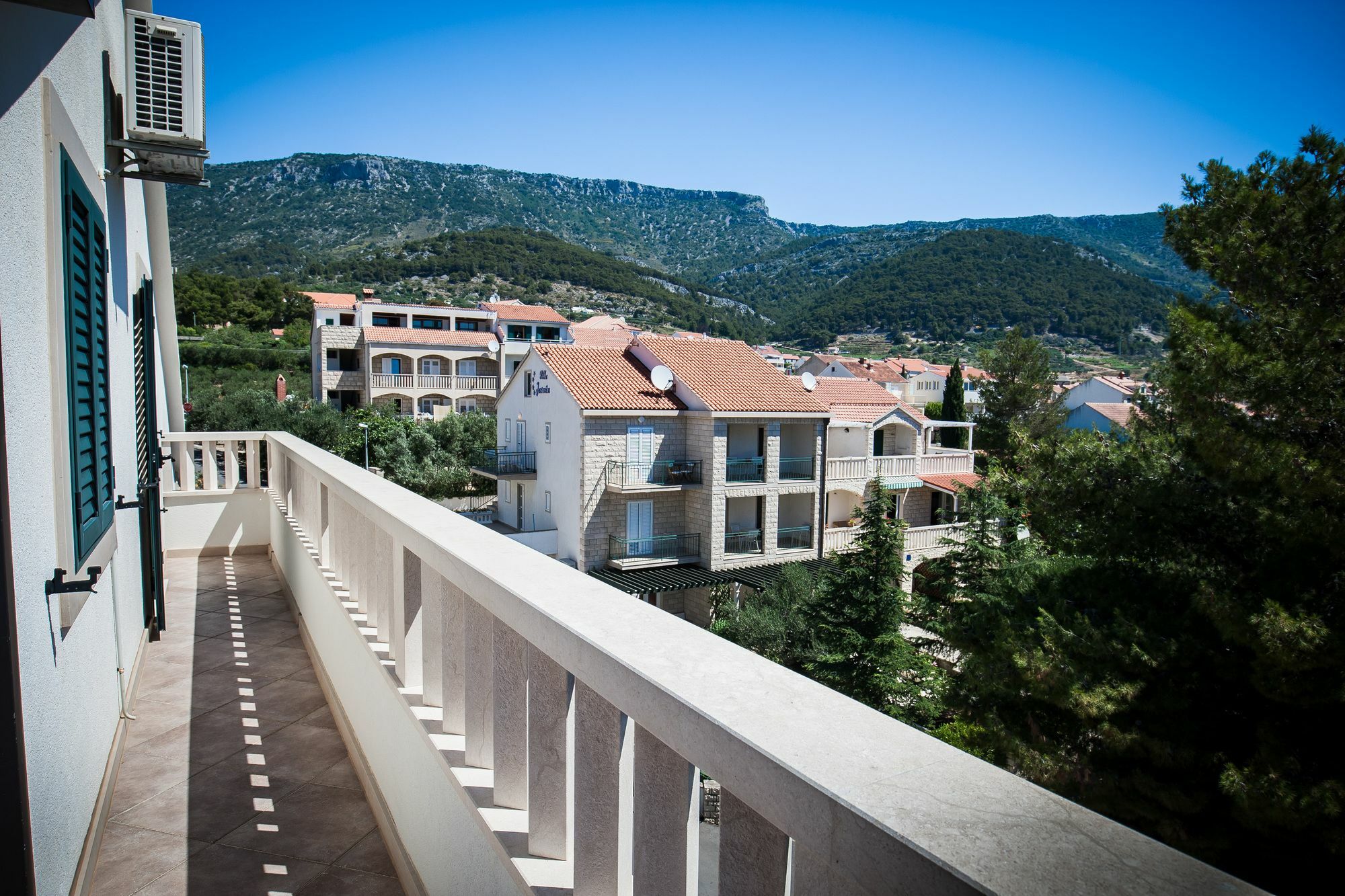 Mazuranic Apartments Bol Extérieur photo